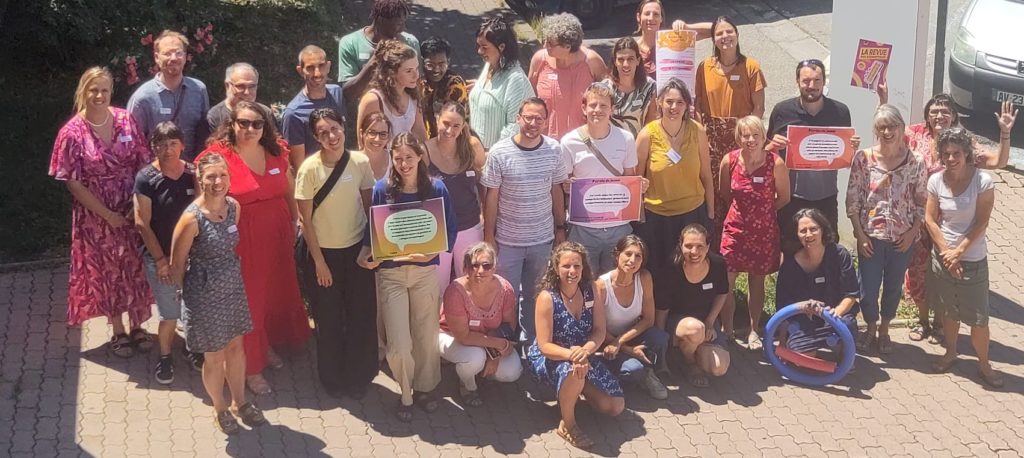 Participants à une rencontre RES’HAUT dans le Briançonnais 