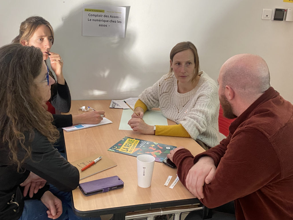 Participants travaillant ensemble lors d’un atelier RES’HAUT